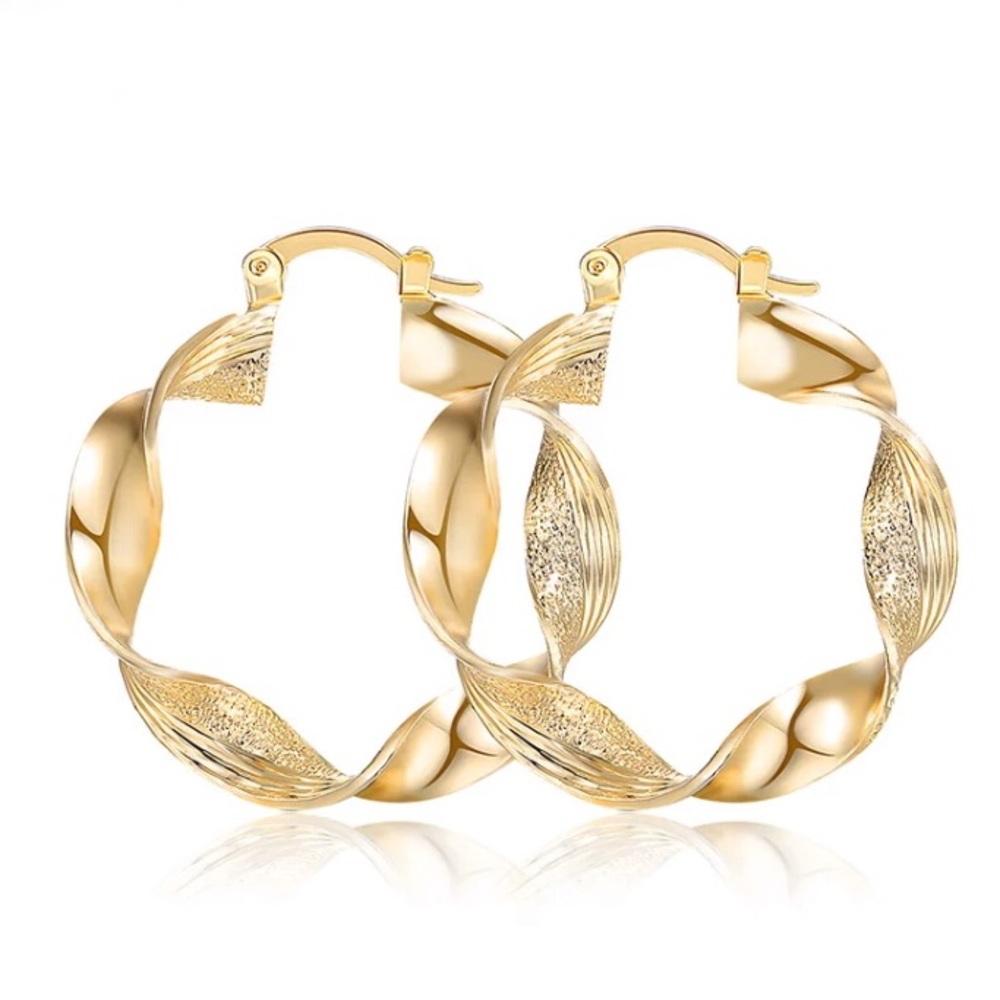 NWOT twisted hoop earrings